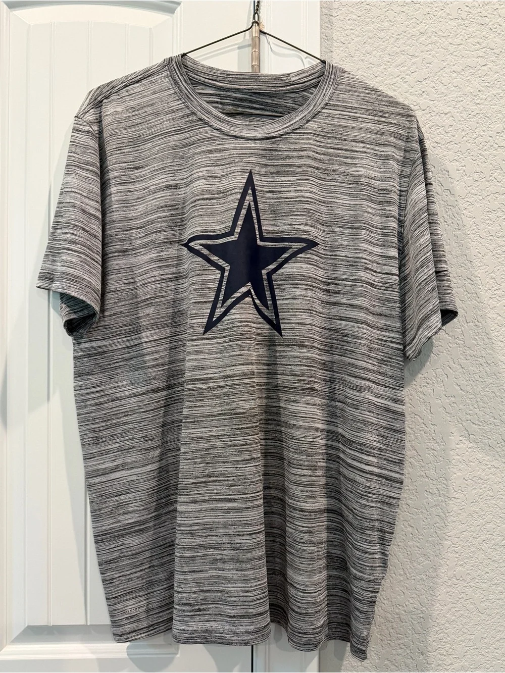 Nike Dallas Cowboy’s Men's Gray Short-Sleeve Tee with Navy Star Graphic